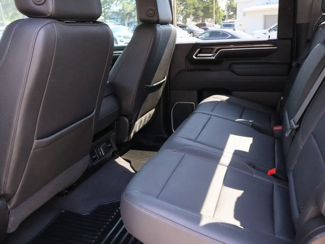Used 2024 Chevrolet Silverado 2500 LTZ AWD/4WD image 20