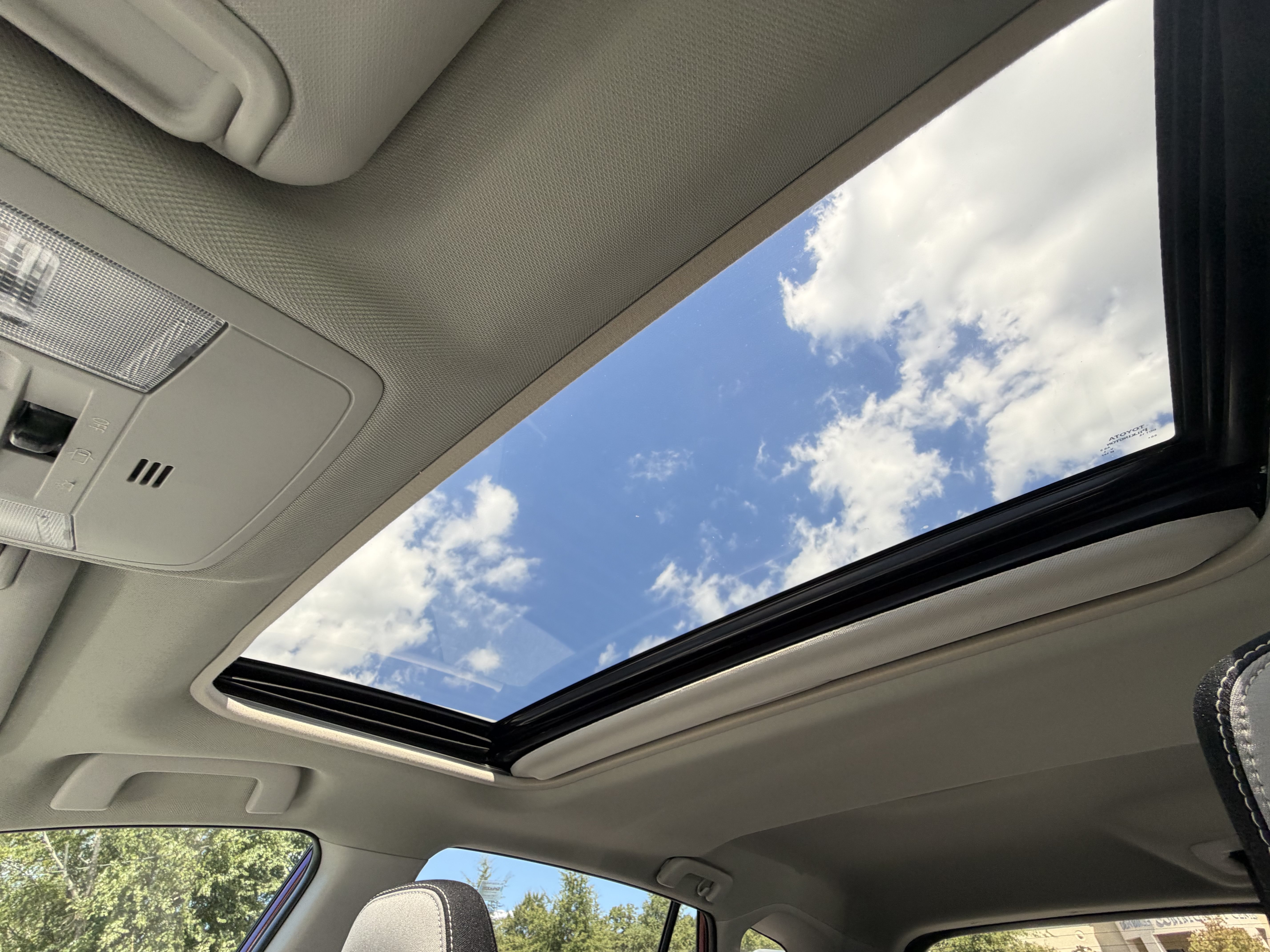 Used 2018 Toyota RAV4 XLE FWD image 28