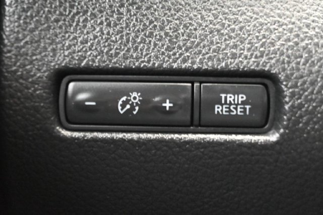 Used 2020 Nissan Rogue SV AWD/4WD image 26