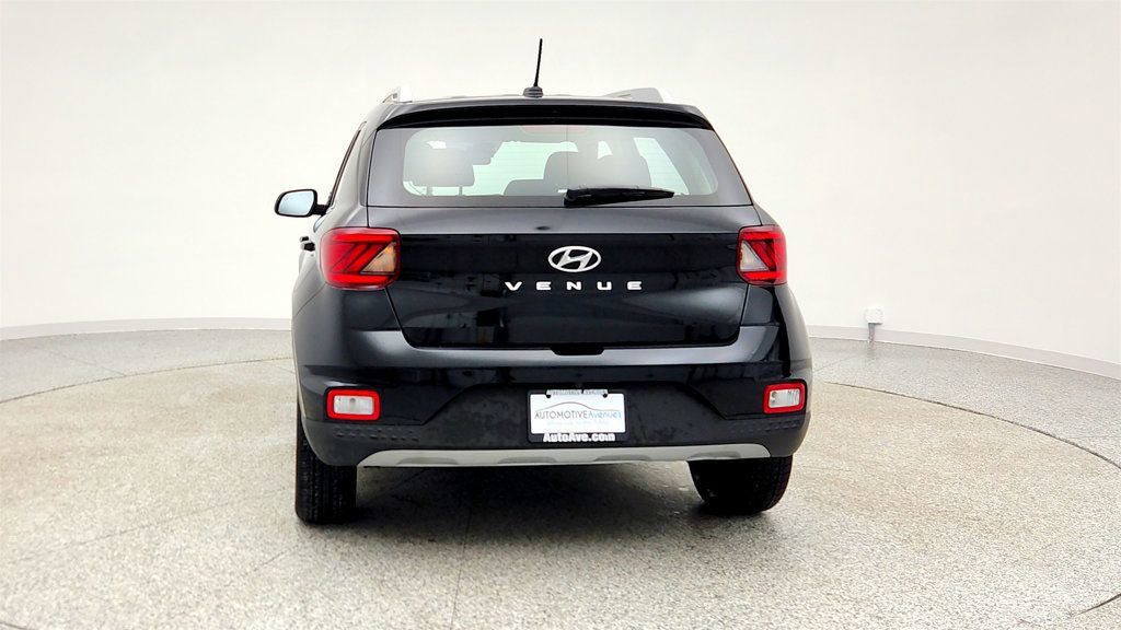 Used 2024 Hyundai Venue SEL image 6