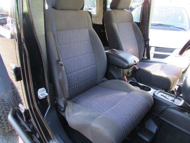 Used 2012 Jeep Wrangler Unlimited Sahara AWD/4WD image 17