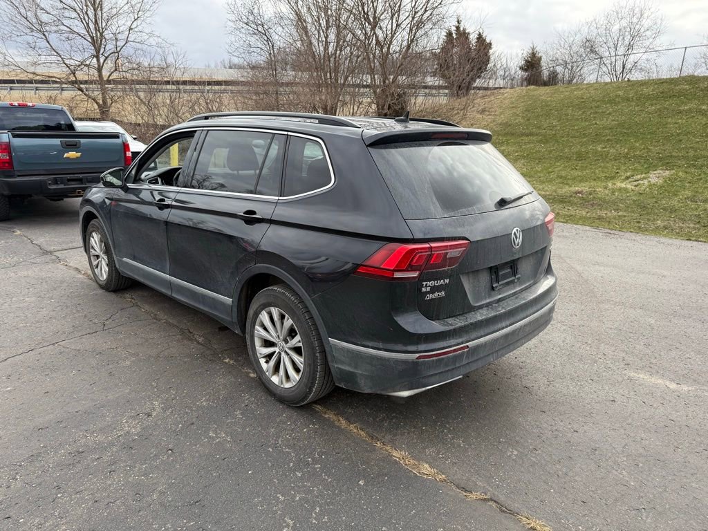 Used 2018 Volkswagen Tiguan SE AWD/4WD image 2