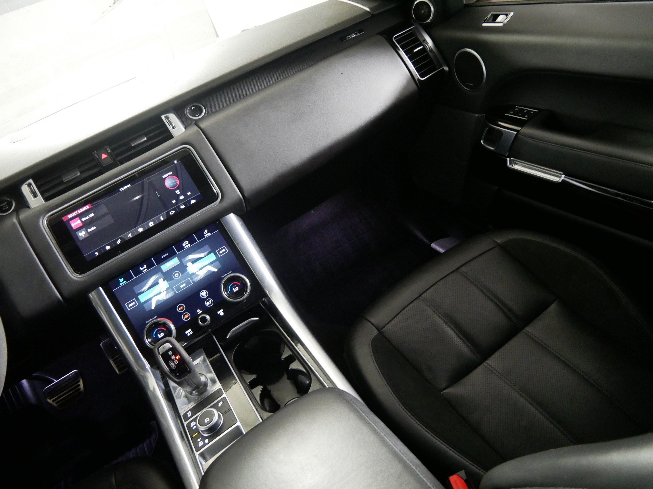 Used 2019 Land Rover Range Rover Sport HST AWD/4WD image 11
