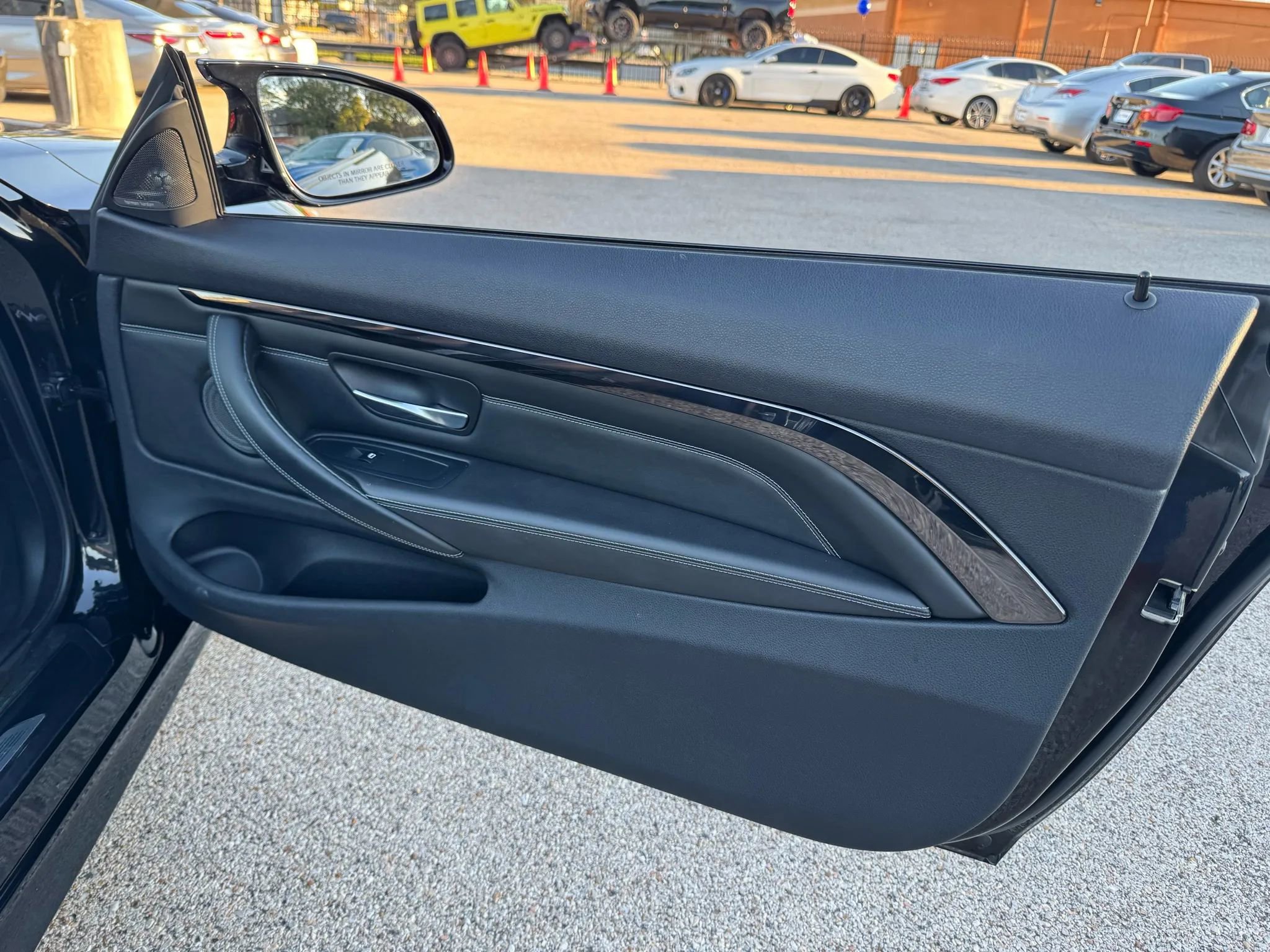 Used 2015 BMW M4 Convertible image 19