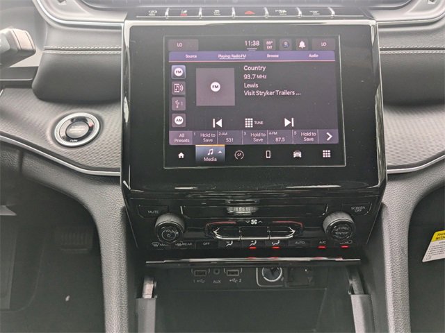 New 2025 Jeep Grand Cherokee L Laredo image 17