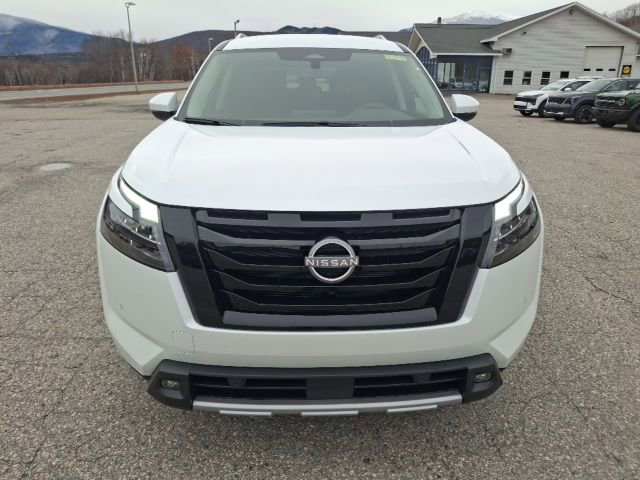 New 2025 Nissan Pathfinder SL w/ Black Appearance Package image 8