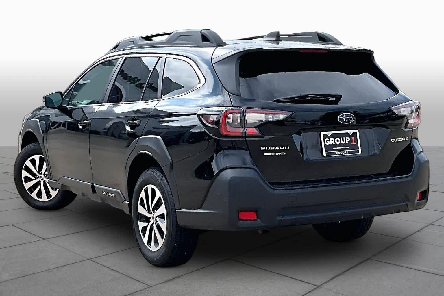 Used 2024 Subaru Outback Premium AWD/4WD image 11