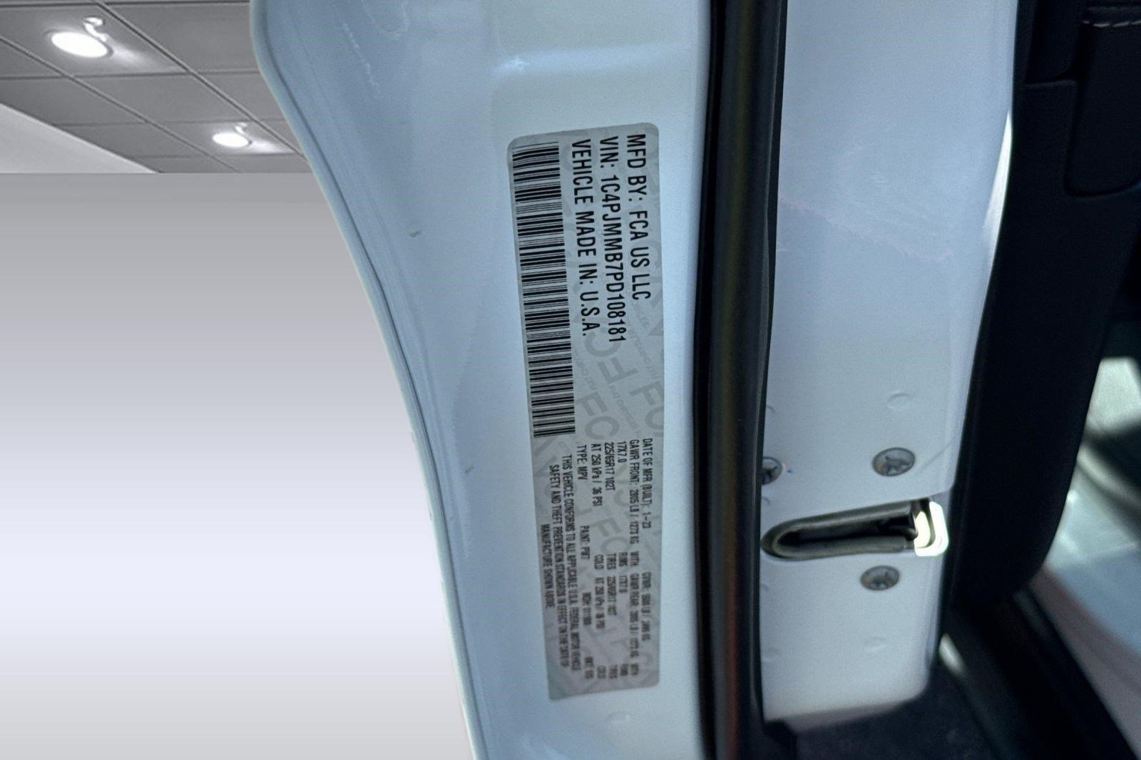 Used 2023 Jeep Cherokee Altitude Lux AWD/4WD image 28