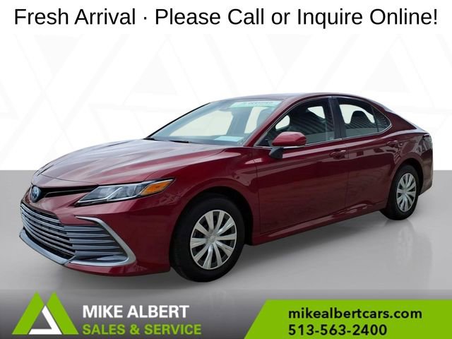 Used 2022 Toyota Camry LE FWD image 3