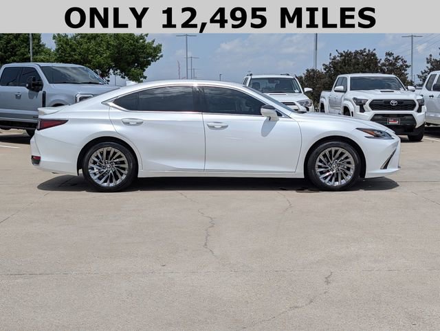Used 2025 Lexus ES 300h Ultra Luxury FWD image 4