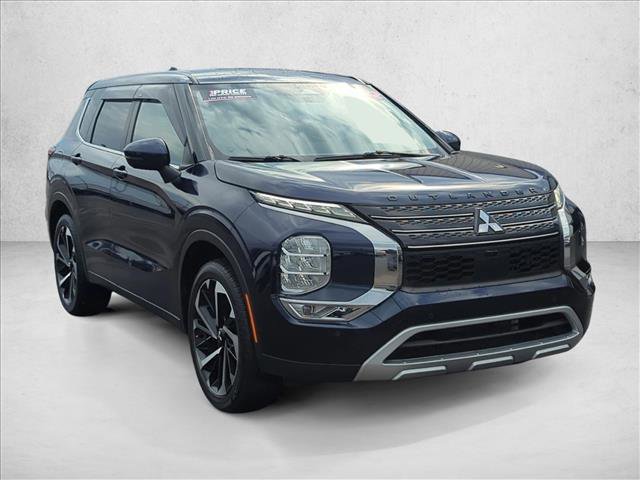 Used 2022 Mitsubishi Outlander SE image 3