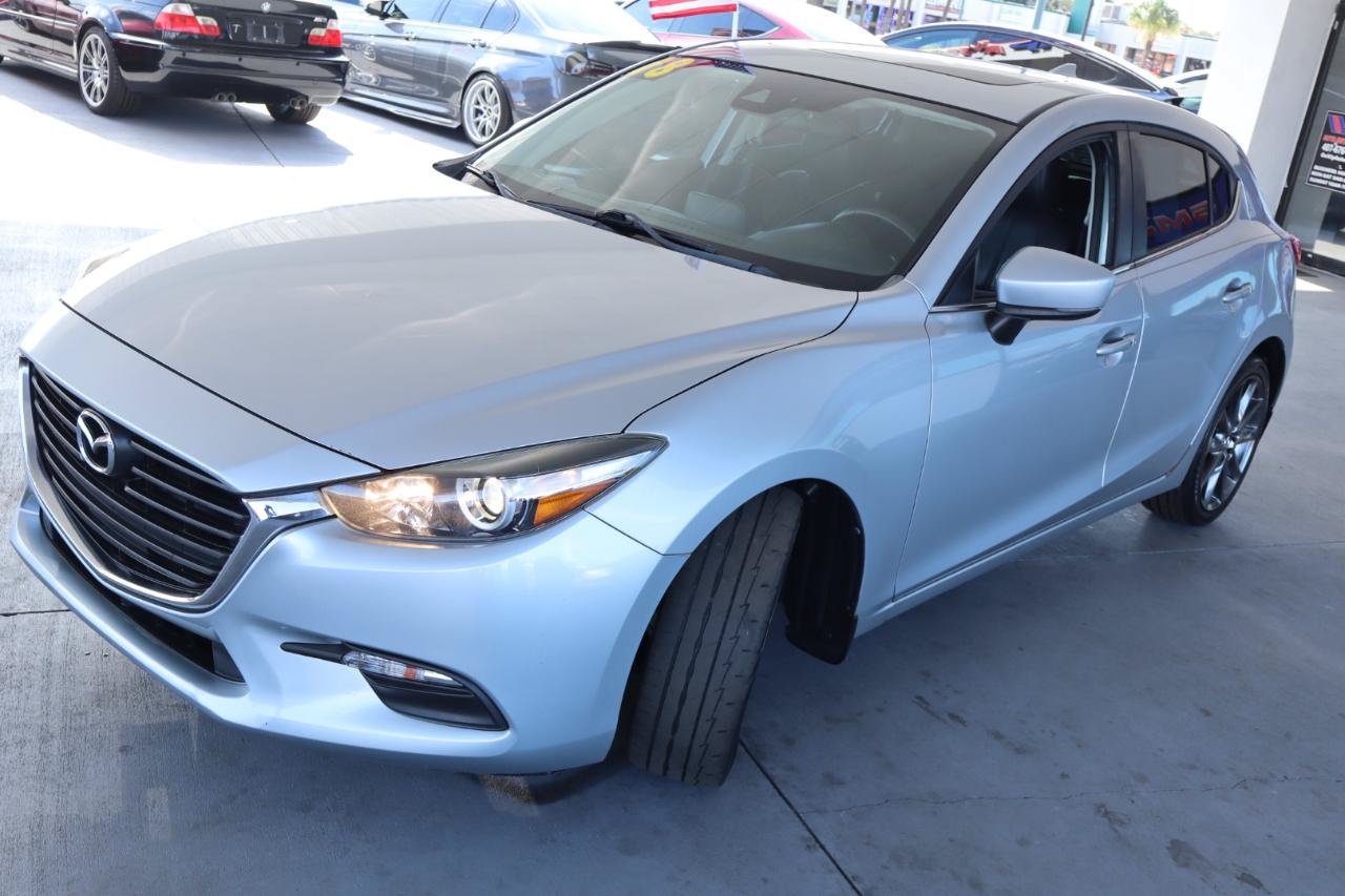Used 2018 MAZDA MAZDA3 Touring FWD image 9