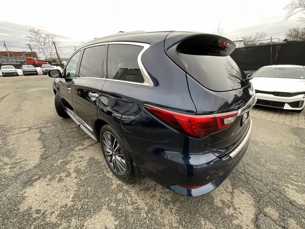 Used 2018 INFINITI QX60 Luxe w/ Deluxe Technology Package image 2