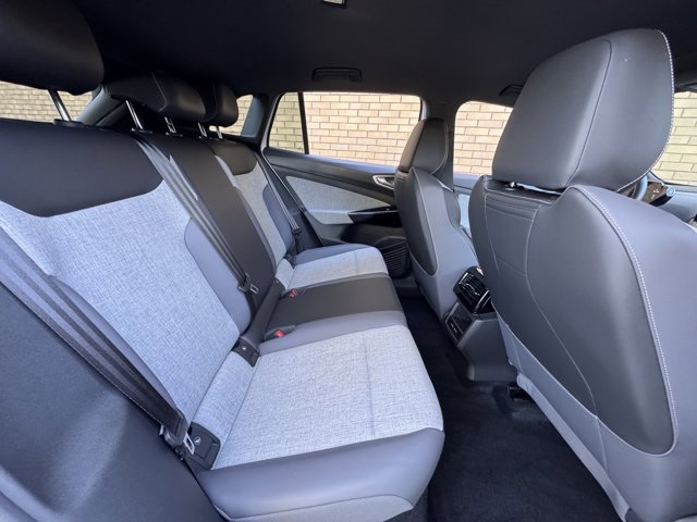 Used 2023 Volkswagen ID.4 Pro image 14