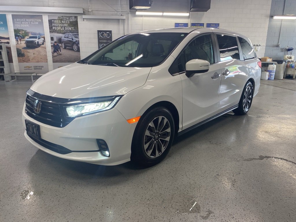 Used 2024 Honda Odyssey EX-L image 3