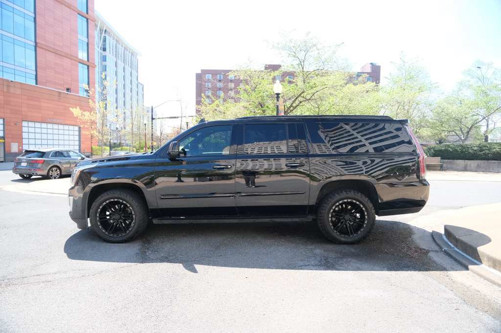Used 2019 Cadillac Escalade ESV Platinum AWD/4WD image 6