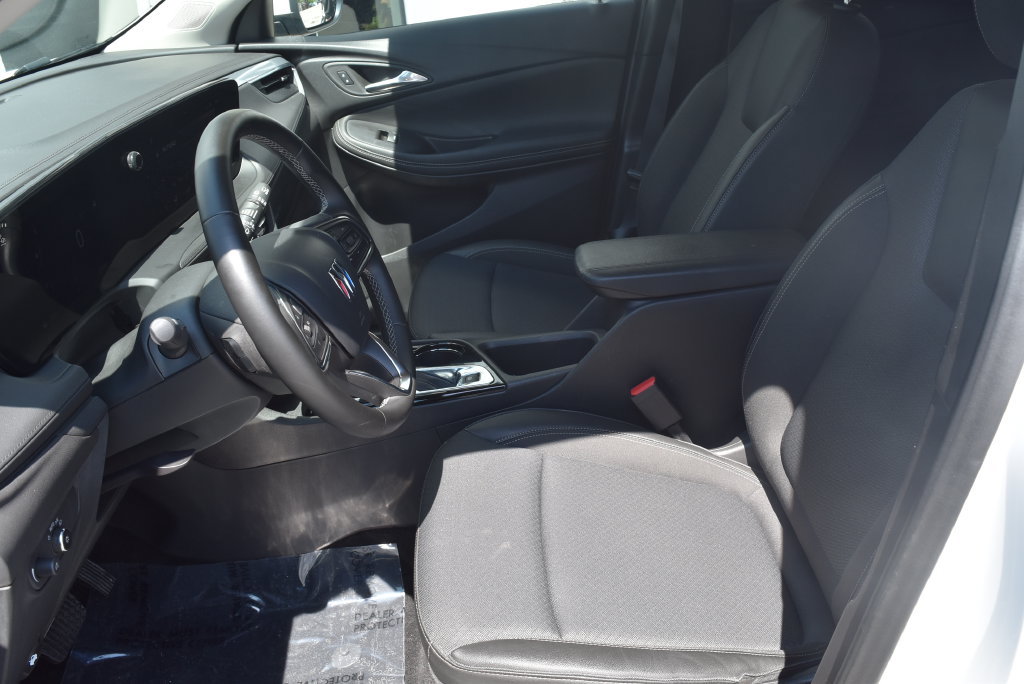 Used 2025 Buick Encore GX Preferred AWD/4WD image 8