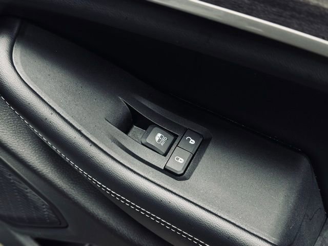 Certified 2025 Jeep Grand Cherokee Limited image 15