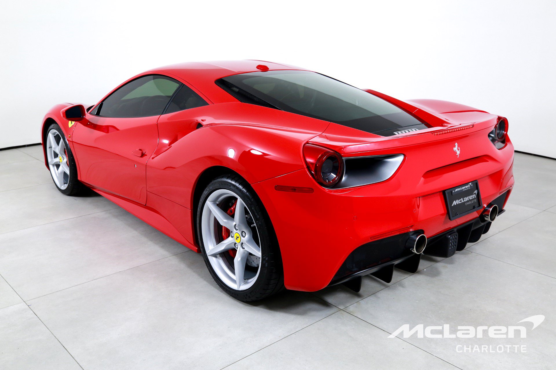 Used 2018 Ferrari 488 GTB RWD image 6