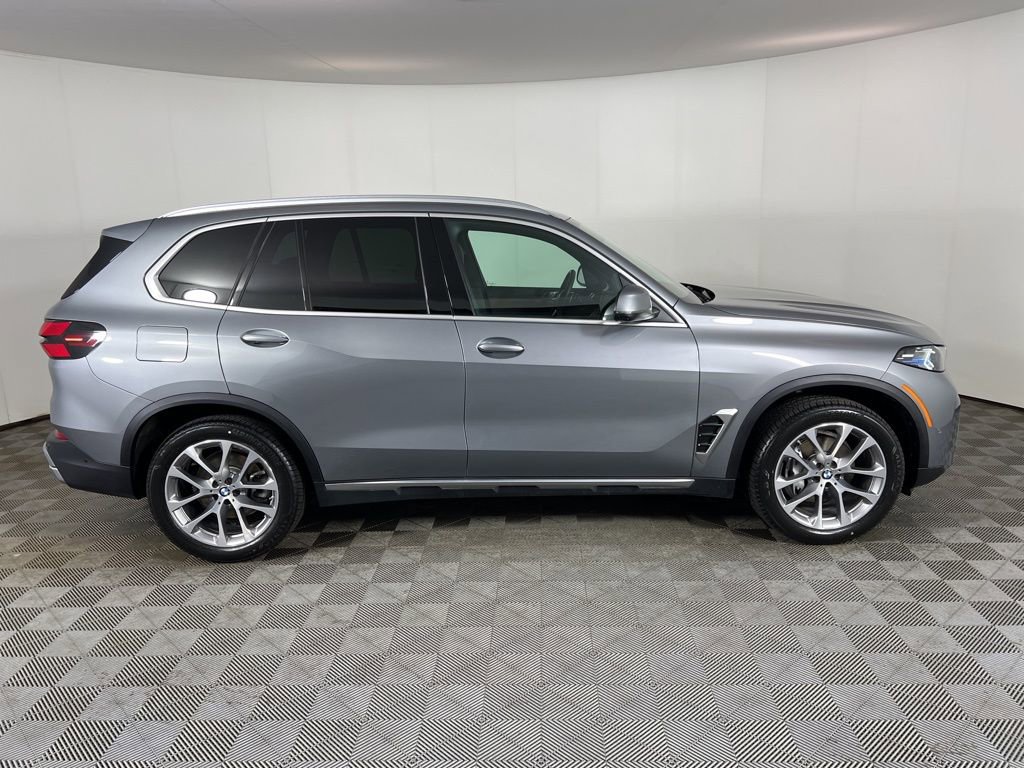 Certified 2025 BMW X5 xDrive40i w/ Premium Package image 4