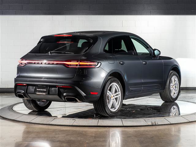 Used 2025 Porsche Macan image 9