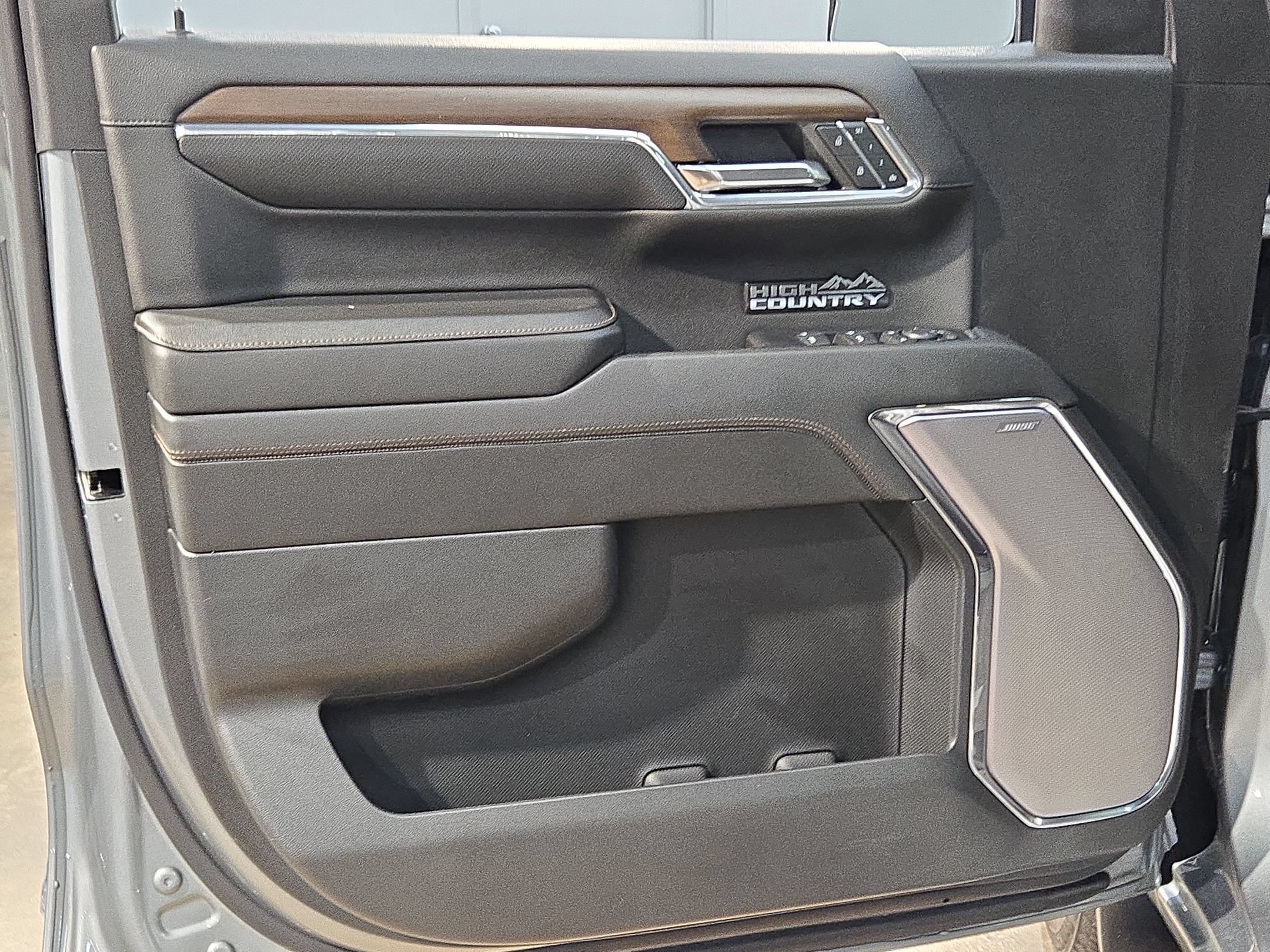 Used 2024 Chevrolet Silverado 1500 High Country w/ High Country Premium Package AWD/4WD image 20