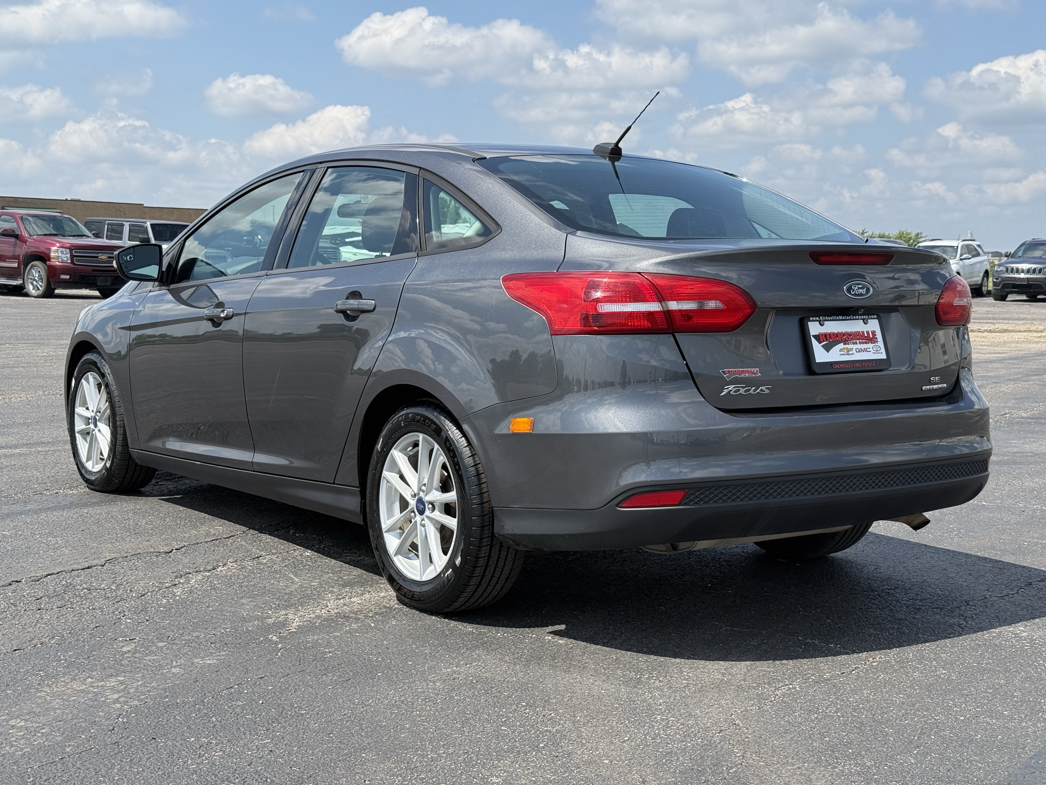 Used 2015 Ford Focus SE w/ SE Cold Weather Package FWD image 6