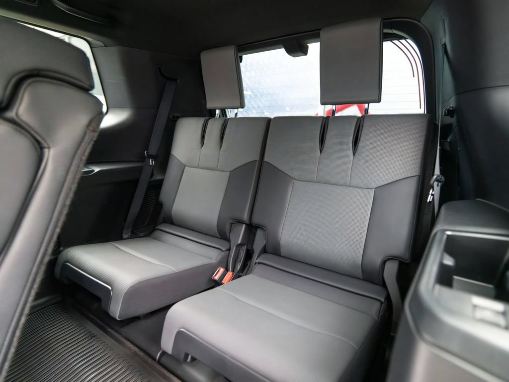 Used 2024 Lexus GX 550 w/ Cold Area Package AWD/4WD image 40