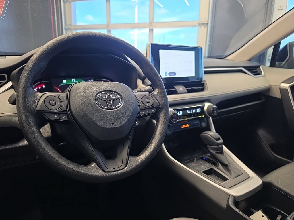 Used 2025 Toyota RAV4 XLE w/ Convenience Package FWD image 38