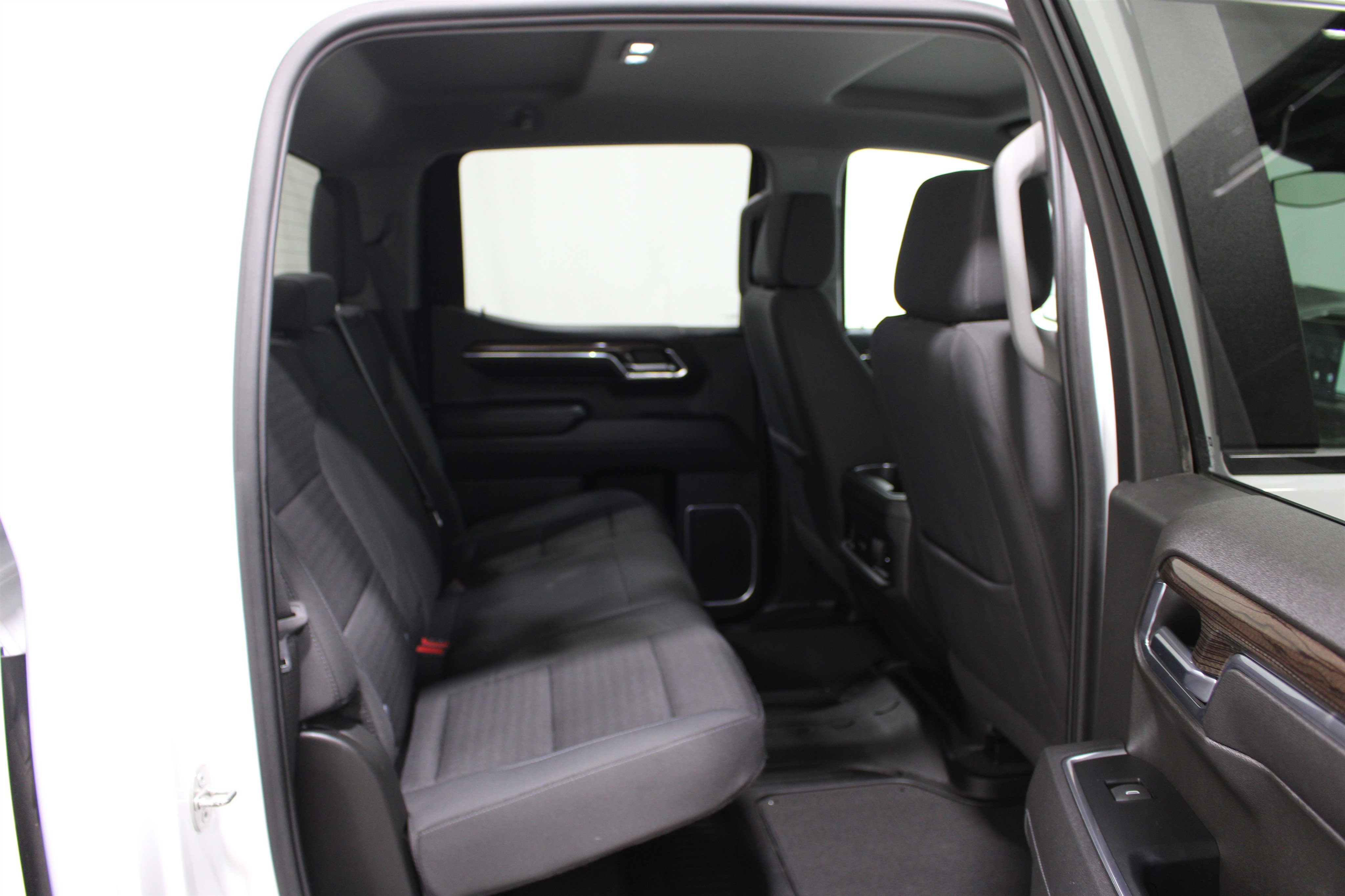 Used 2023 Chevrolet Silverado 1500 RST w/ Redline Edition AWD/4WD image 22