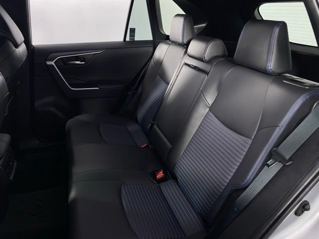Used 2025 Toyota RAV4 XSE AWD/4WD image 16