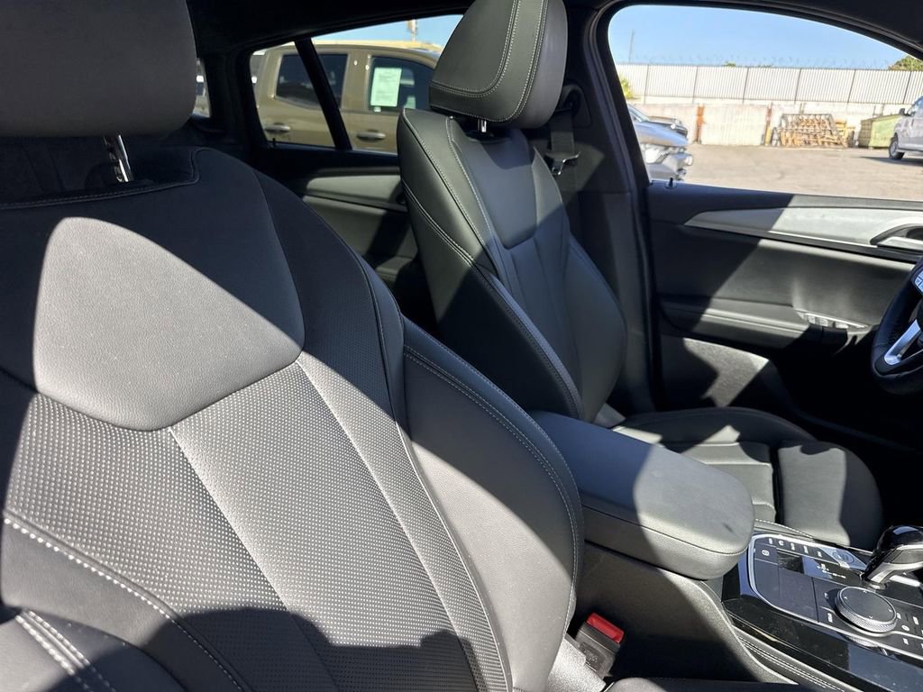 Used 2025 BMW X4 xDrive30i AWD/4WD image 26