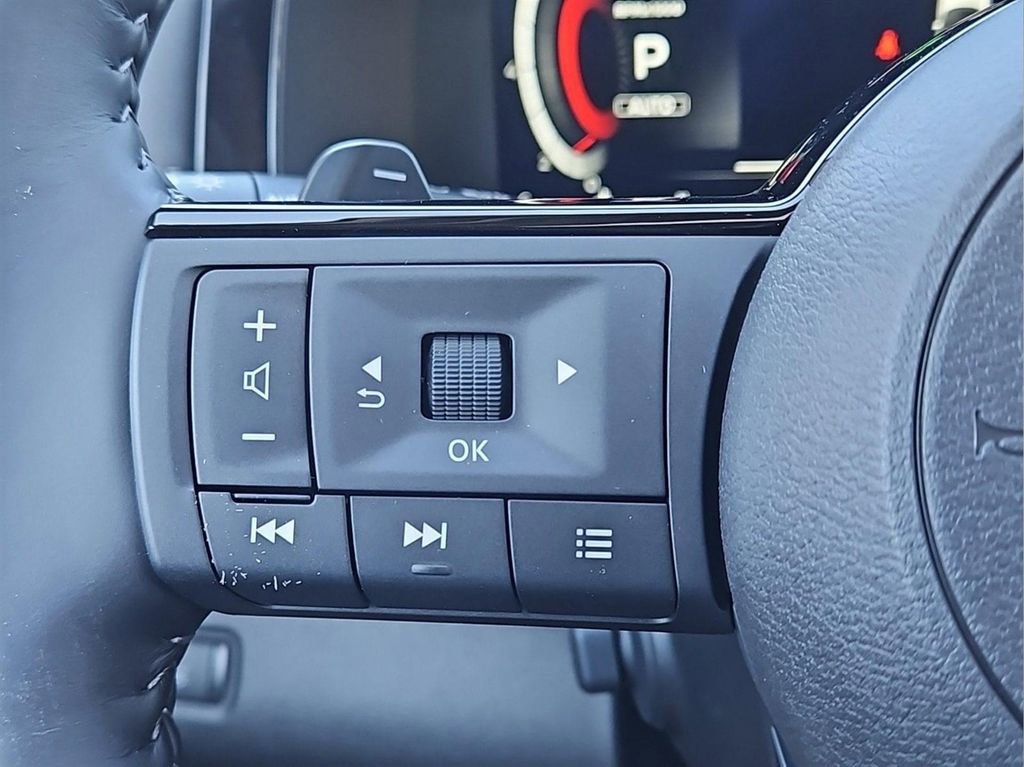 New 2025 Nissan Pathfinder Platinum w/ Cargo Package image 18