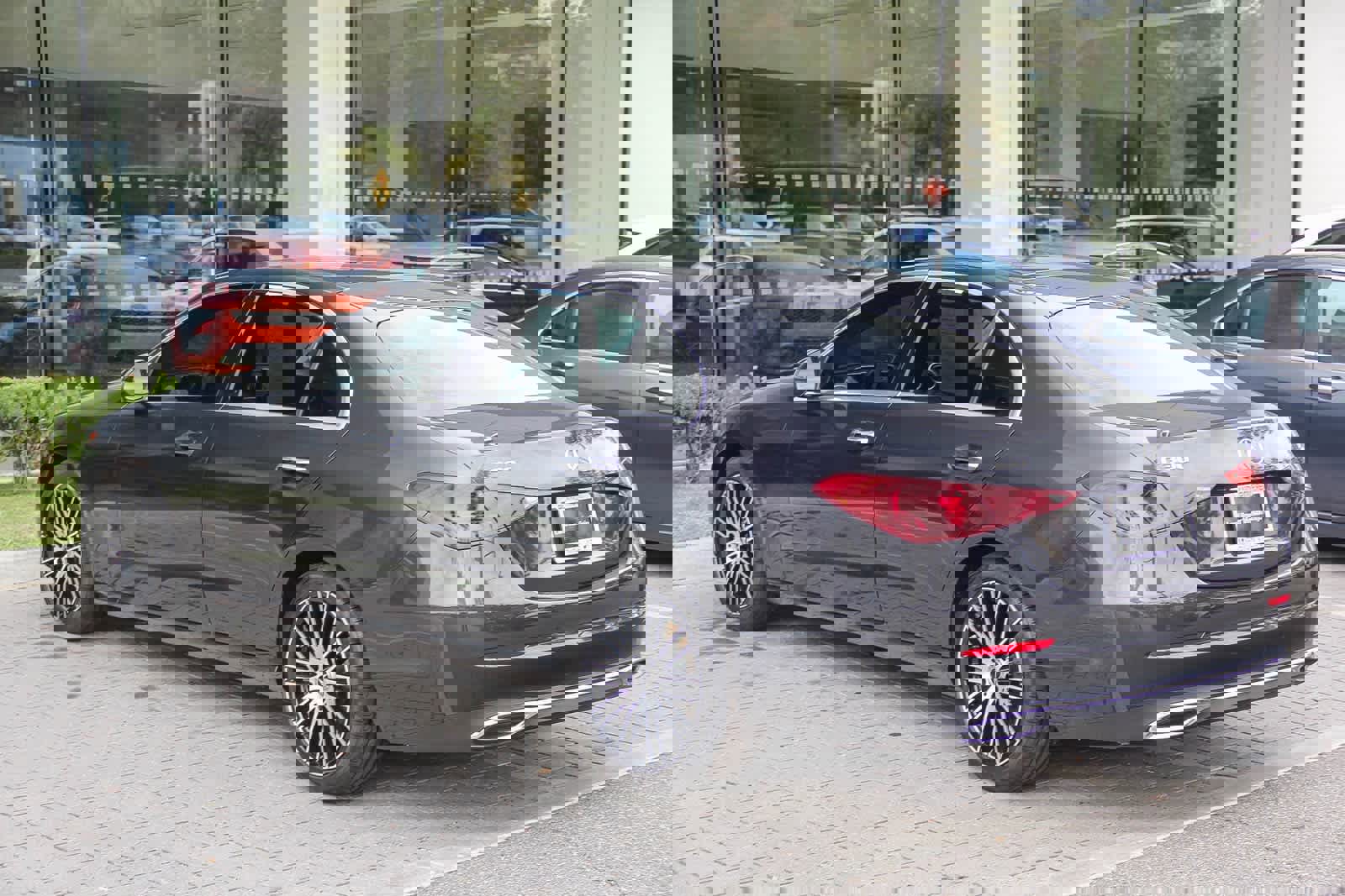 Used 2022 Mercedes-Benz C 300 Sedan image 4