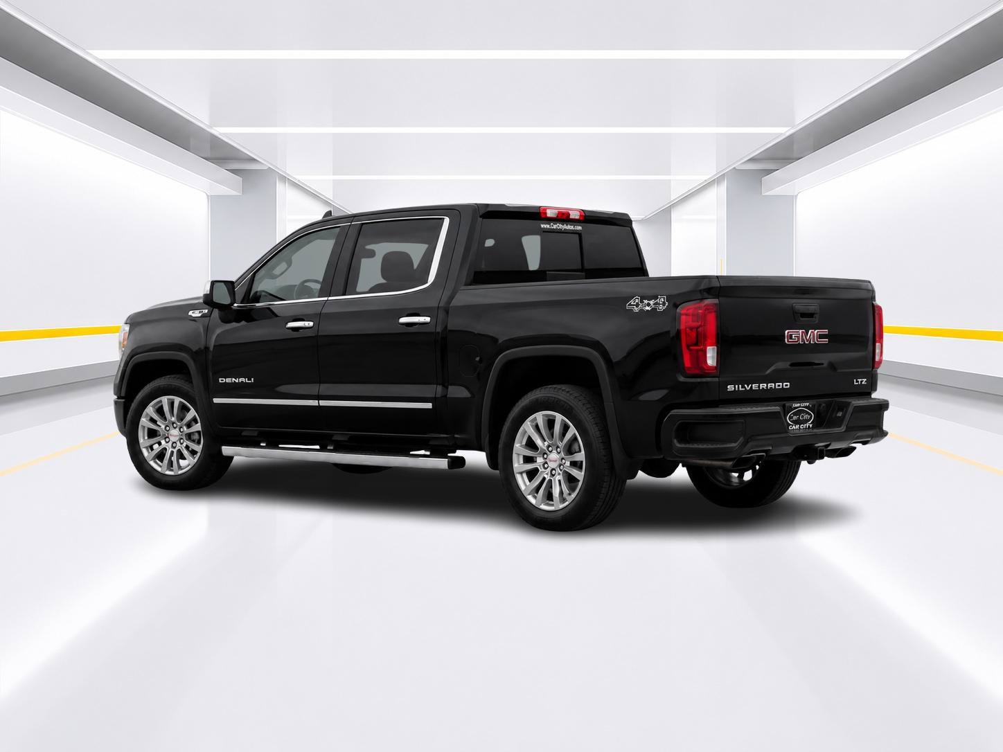 Used 2015 GMC Sierra 1500 Denali w/ Driver Alert Package AWD/4WD image 3