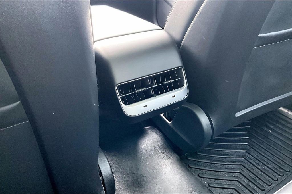 Used 2021 Tesla Model 3 Standard Range Plus image 33