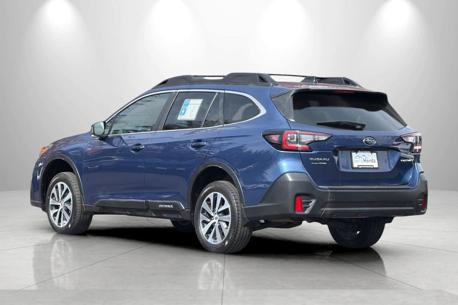 Used 2021 Subaru Outback Premium AWD/4WD image 6