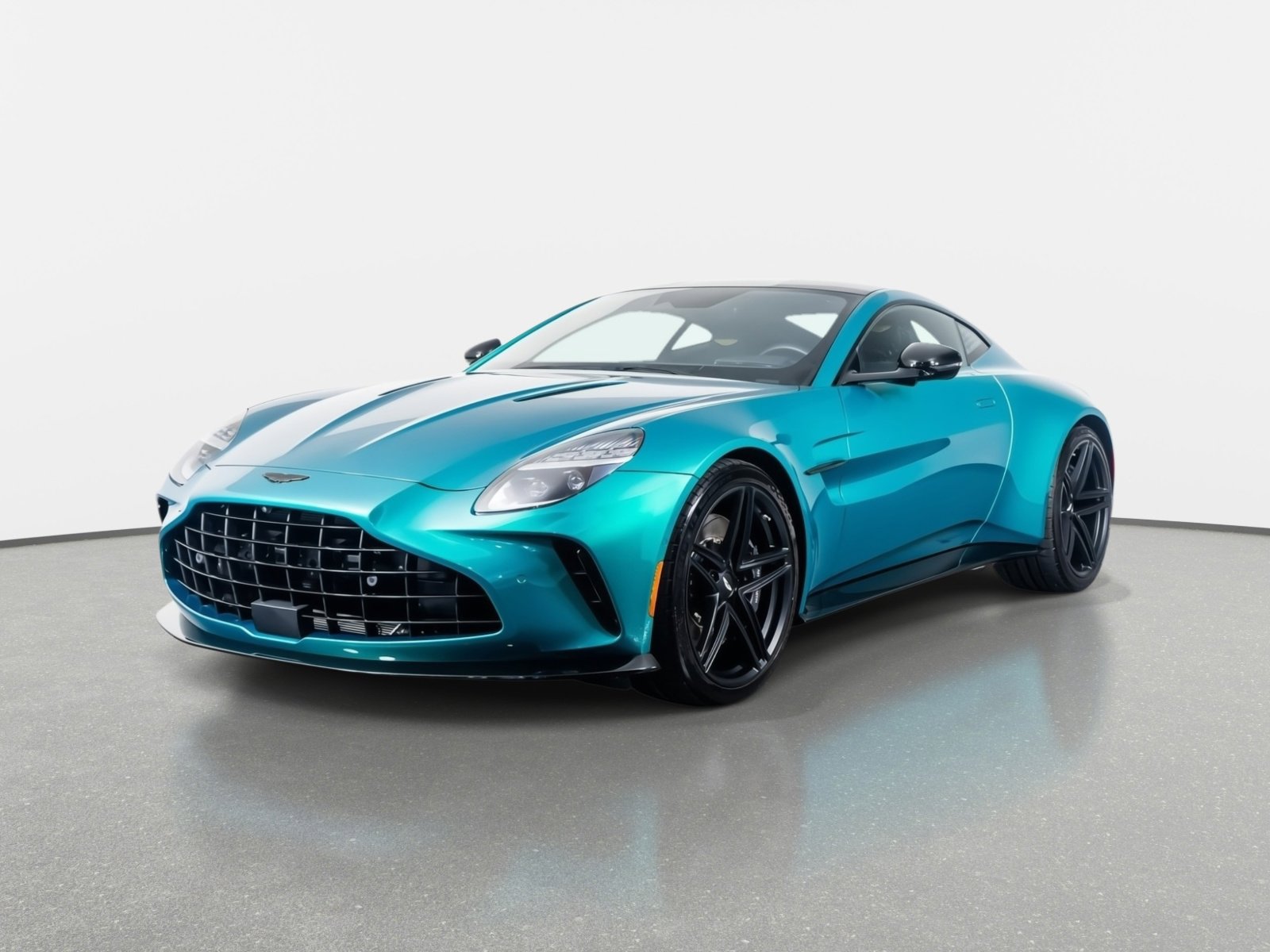 Used 2025 Aston Martin V8 Vantage Coupe image 22
