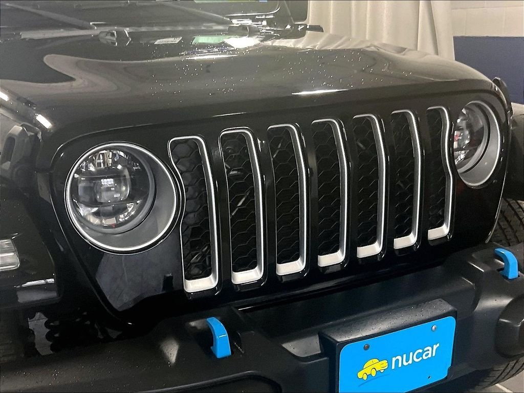 Used 2023 Jeep Wrangler Unlimited Sahara w/ Cold Weather Group AWD/4WD image 30