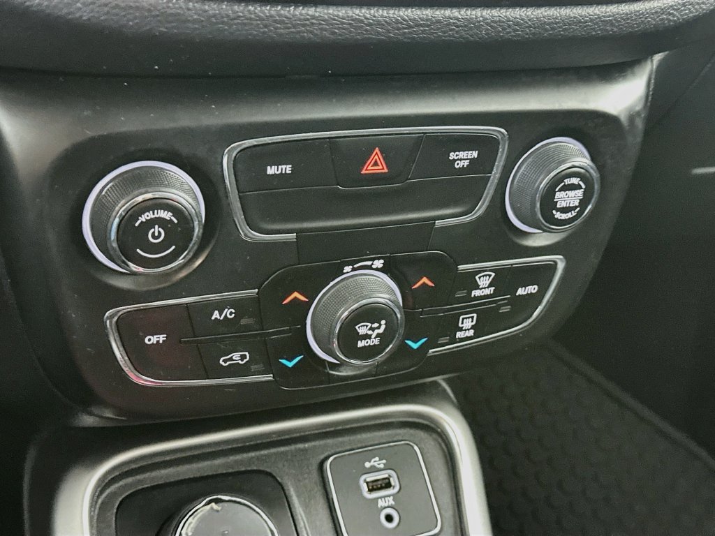 Used 2018 Jeep Compass Latitude w/ Popular Equipment Group AWD/4WD image 18