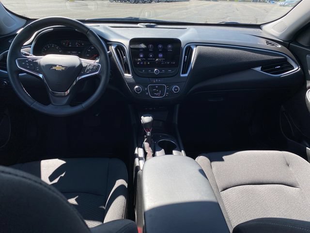 Used 2025 Chevrolet Malibu RS FWD image 5
