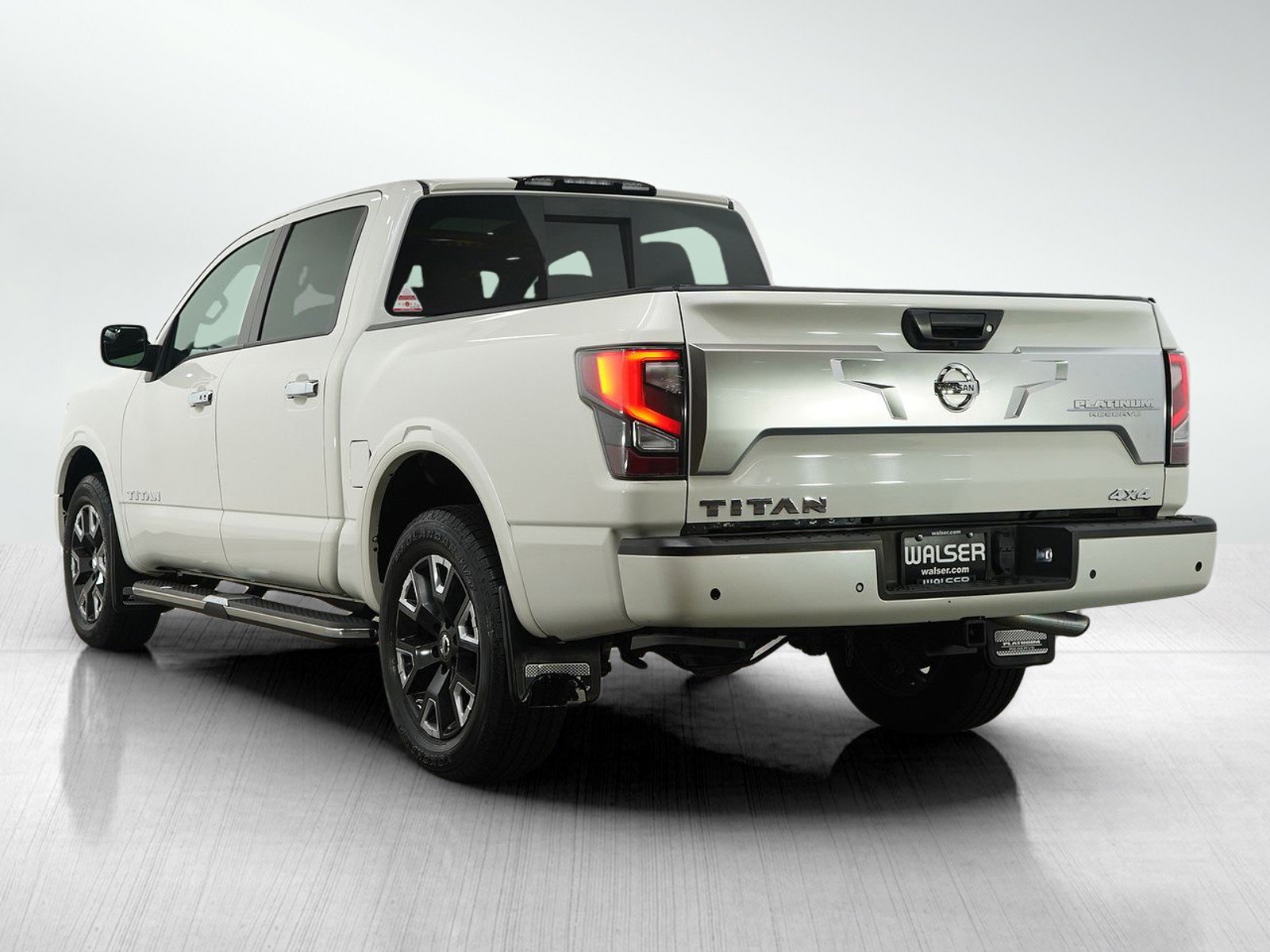 Used 2021 Nissan Titan Platinum Reserve w/ Moonroof Package image 4