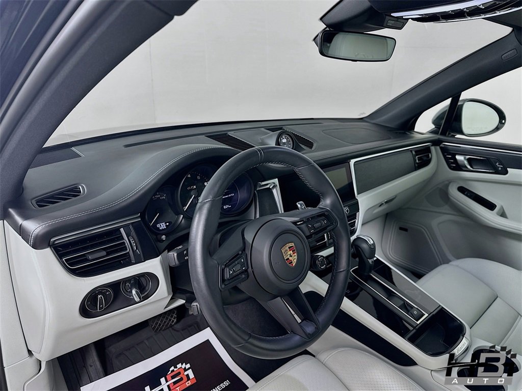 Used 2024 Porsche Macan GTS w/ Premium Plus Package image 10