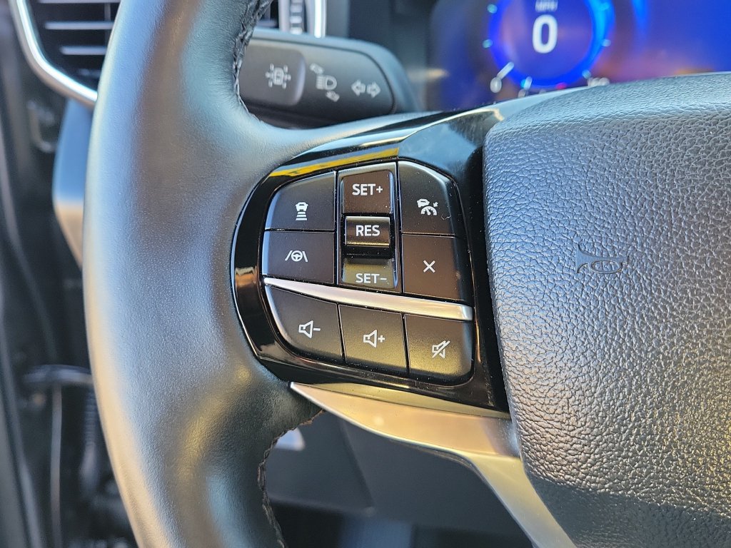 Used 2023 Ford Explorer Platinum w/ Technology Package AWD/4WD image 17