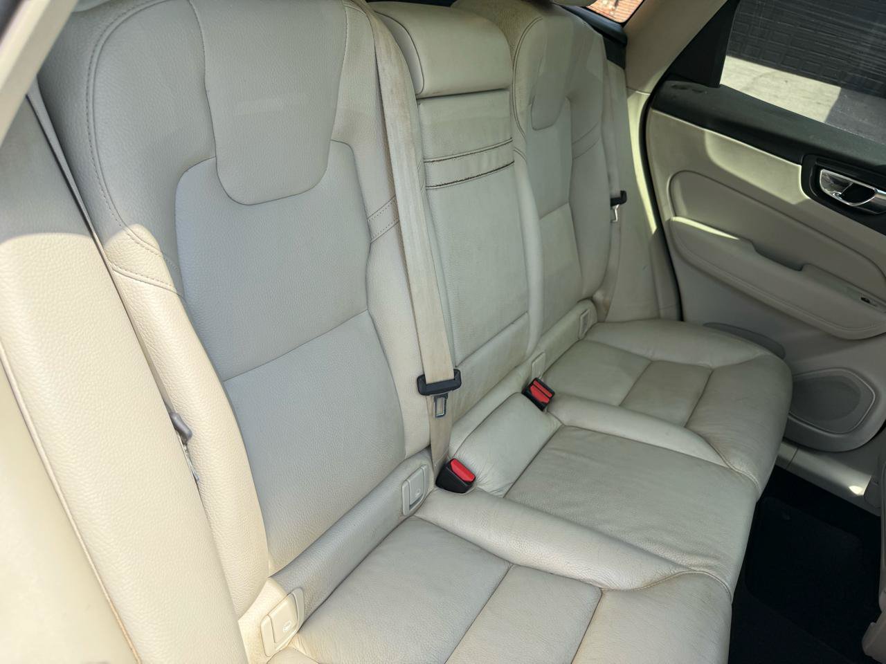 Used 2019 Volvo XC60 T6 Momentum w/ Advanced Package AWD/4WD image 8