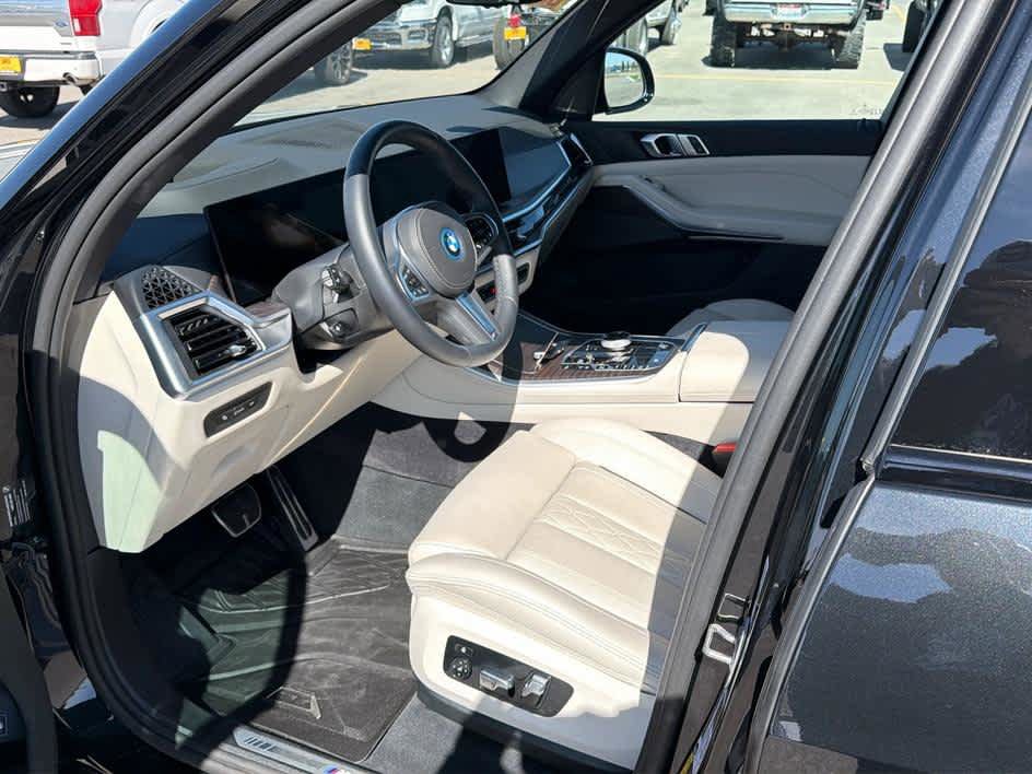 Used 2026 BMW X5 xDrive50e w/ Executive Package AWD/4WD image 10