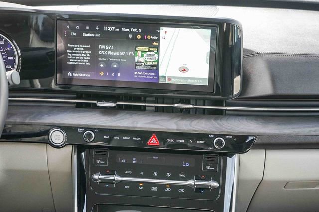 Used 2024 Kia Carnival EX image 15