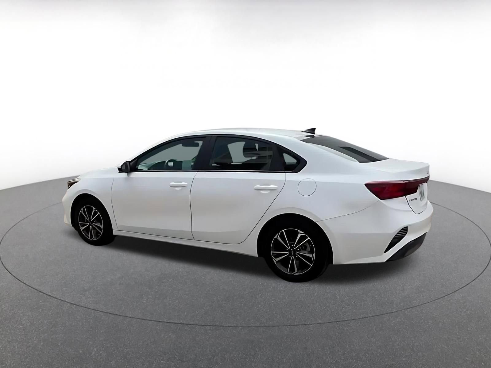 Used 2024 Kia Forte LXS FWD image 4