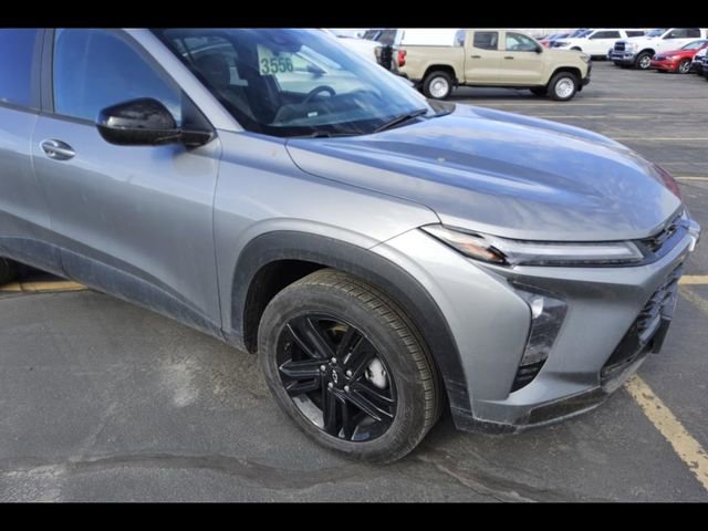 Used 2024 Chevrolet Trax ACTIV w/ Driver Confidence Package image 2