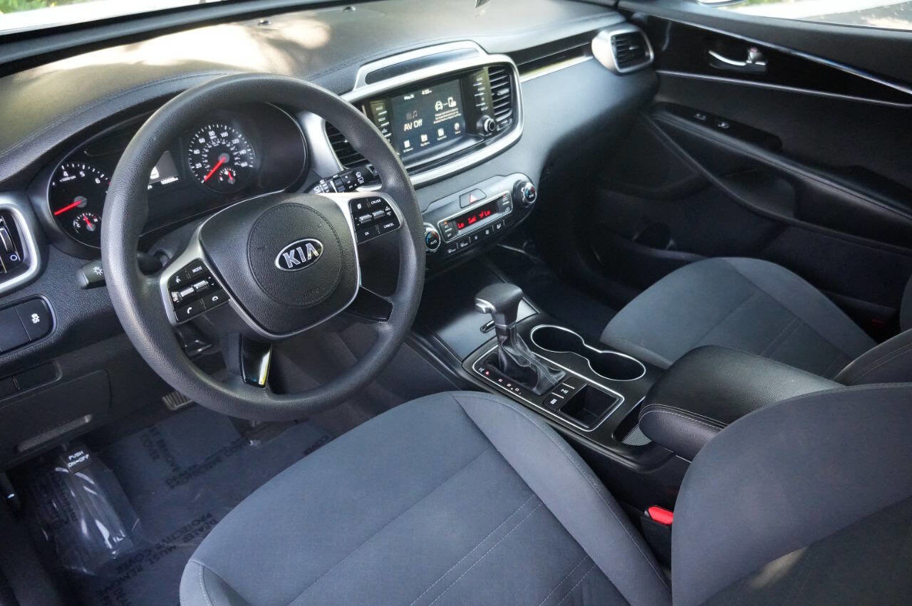Used 2019 Kia Sorento AWD V6 image 10